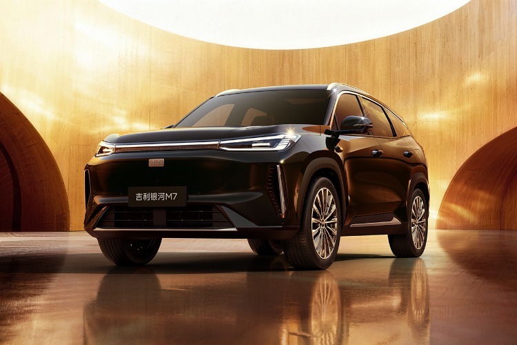 吉利银河M7全球首发亮相 搭载1.5L插电混合动力 综合续航里程达1730公里