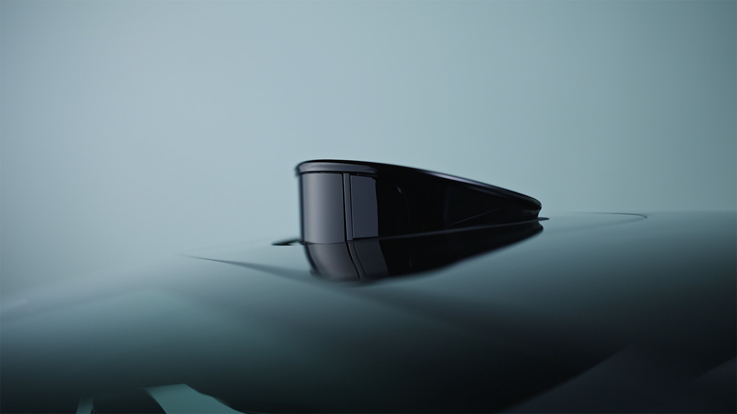 莲花For Me首搭路遥超级混动 952马力/零百3.3秒/指导价50.8万元起