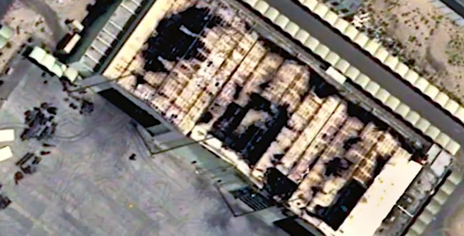 网传阿布扎比附近阿尔达夫拉空军基地遭伊朗打击。