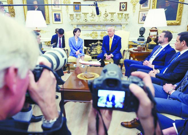 特朗普会见高市早苗谈及历史争议,白宫场合突现紧张气氛,美日投资议题引发企业忧虑