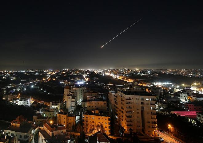 美以立场分歧:一方急求停火,一方坚持对抗,战局何去何从?