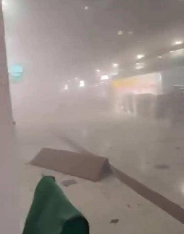 中国游客迪拜婚宴遇险:夜半紧急疏散藏避所,头顶导弹呼啸而过