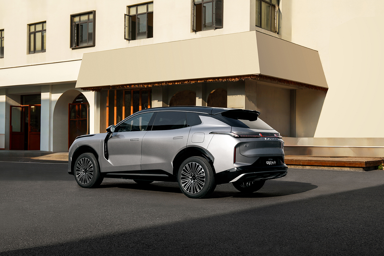 全新领克08 EM-P新增极光套装 二季度将推送LYNK Flyme Auto 2.2.0智能座舱