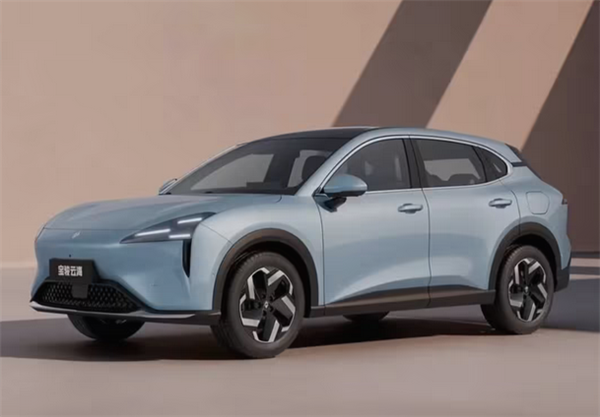 宝骏云海行驶中断电趴窝 屏幕提示3秒后关机!4S店:故障少见