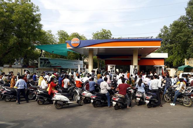 亚洲受中东冲突波及:印度石油库存仅维持9.5天,韩国吁民众节水沐浴