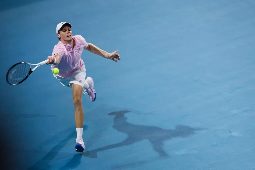 剑指“阳光双冠” 辛纳迈阿密网球赛力克兹维列夫闯决赛