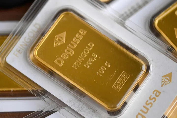 金价因油价飙升超百美元周一遭遇逾两成下滑