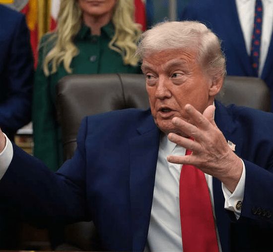 特朗普威胁炸毁伊朗发电厂油井岛屿