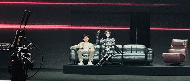 顾家家居推出智能按摩沙发,搭载人形机器人,售价16999元