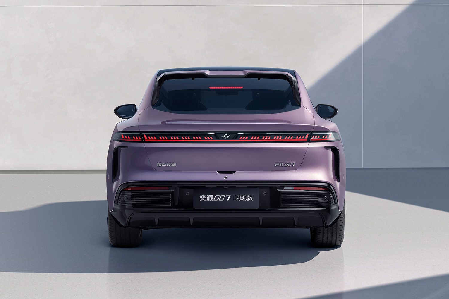 东风奕派007闪现版上市限时售价13.19万元 纳米01 Cross开启预定