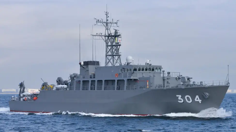 图为日本“淡路”级扫雷舰,与之前的扫雷舰相比,“淡路”级在技术层面有了明显的提升。