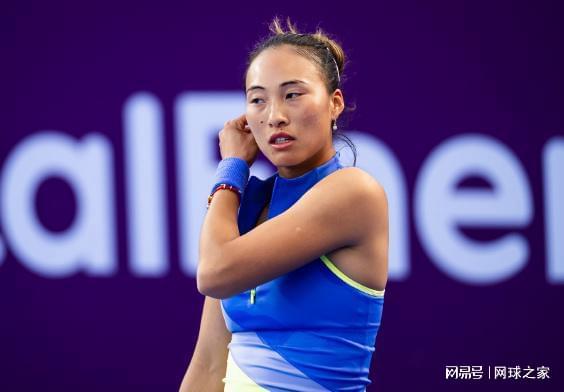郑钦文比赛延期，阿卡胜小丰德雷珀引发争议，小野兔再败宿敌