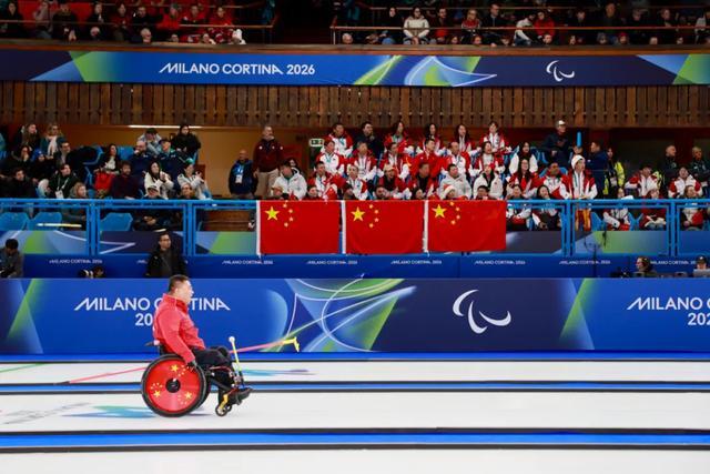 中国残联主席程凯赴意大利科尔蒂纳观看比赛并慰问残疾运动员