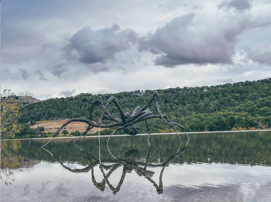 路易丝·布尔乔亚,Crouching Spider,2003