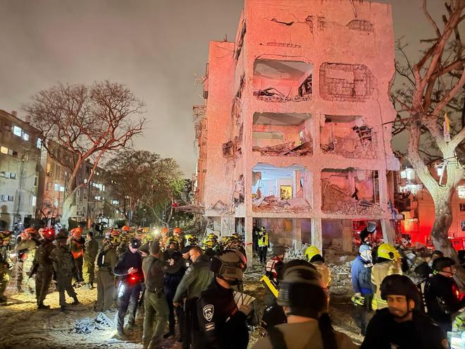 霍尔木兹海峡对峙升级：美方限时48小时开放 伊朗威胁全面关闭