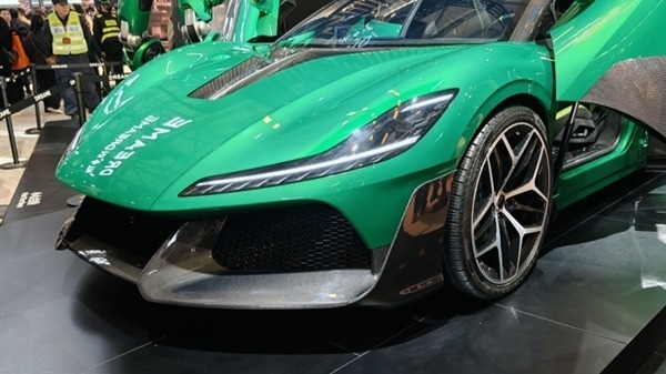 首发亮相:追觅SUV概念车型 具备超跑元素 极高辨识度