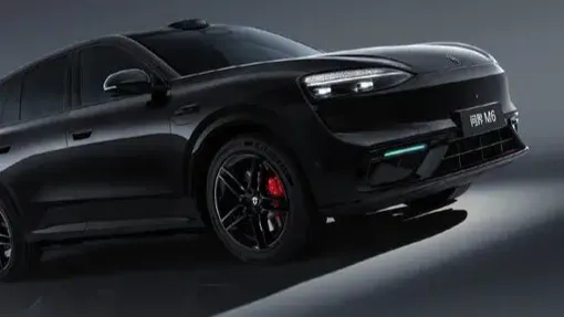 问界M6曜石黑版官方图片曝光：蓝光细节彰显奢华质感