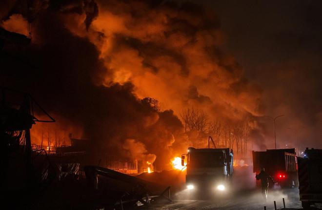 美国首度出手限制以色列袭击伊朗石油设施,三大动机何在?行动能否奏效?专家解读关键因素