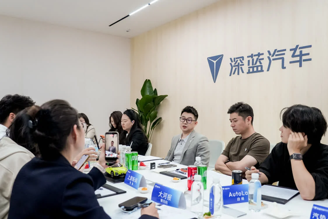 深蓝汽车：先留在牌桌上，再把品牌力与市场力补上来