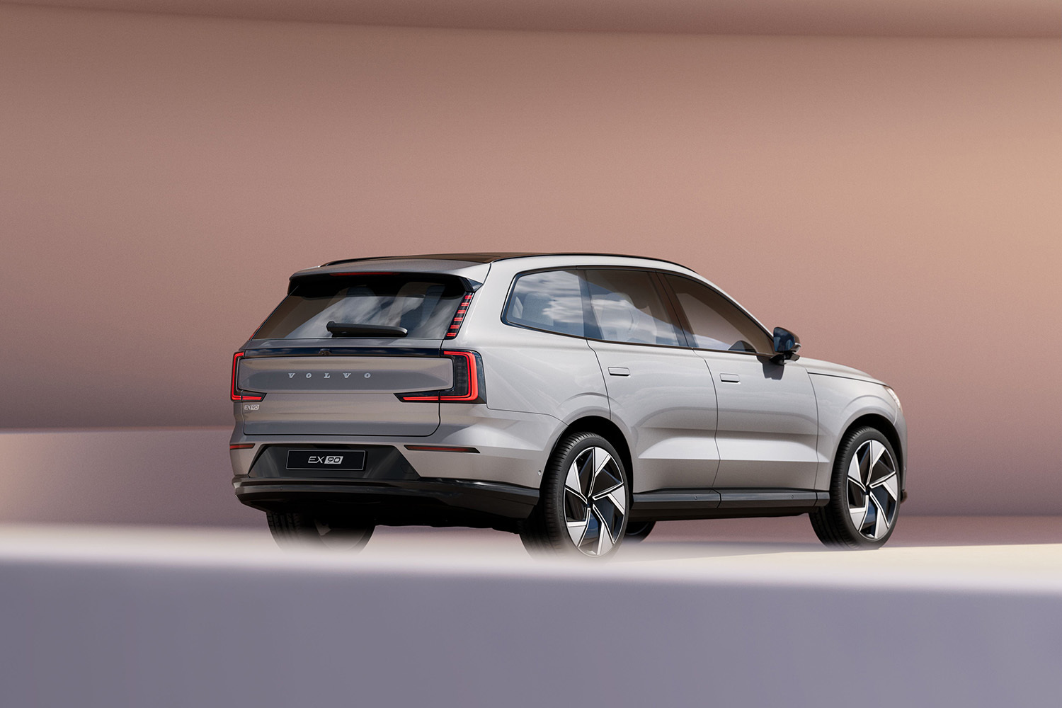 99年安全哲学再进阶 沃尔沃EX90/ES90纯电双旗舰预售价42.99万元起