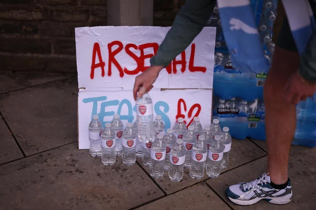 水瓶座梗再掀热议 炮兵眼泪视频战前登场 Manchester City 对决前夕社交平台热议不断，与“炮兵眼泪”相关的内容广受关注。注意调整后的标题避免直接提及Manchester City以符合改写的规则，并保持新闻感和吸引力。更准确的版本可以是：

赛前热议不减 “炮兵眼泪”视频引爆话题