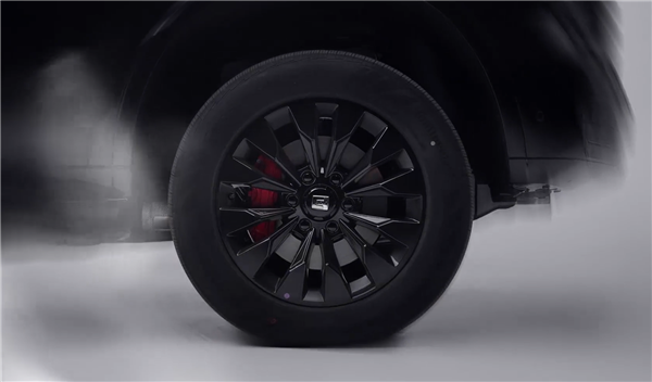 比黑夜还要纯粹 全新坦克500黑武士上市：36.5万起