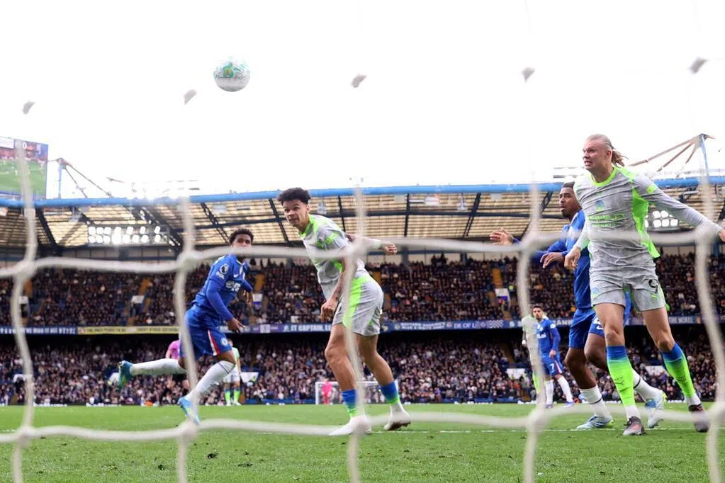 曼城大胜切尔西夺三分 紧追阿森纳仅差六分