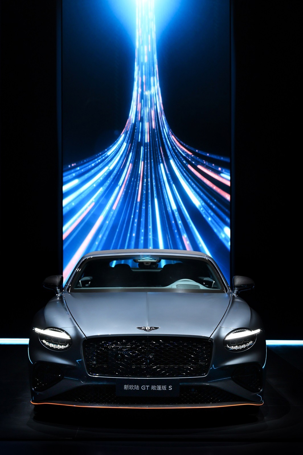 搭载高性能混动系统 宾利新欧陆GT敞篷版S在华首秀