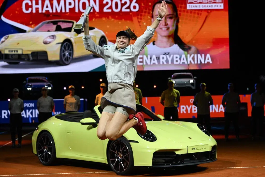 伊莲娜再夺斯图加特冠军 横扫卡罗琳娜夺得决赛胜利