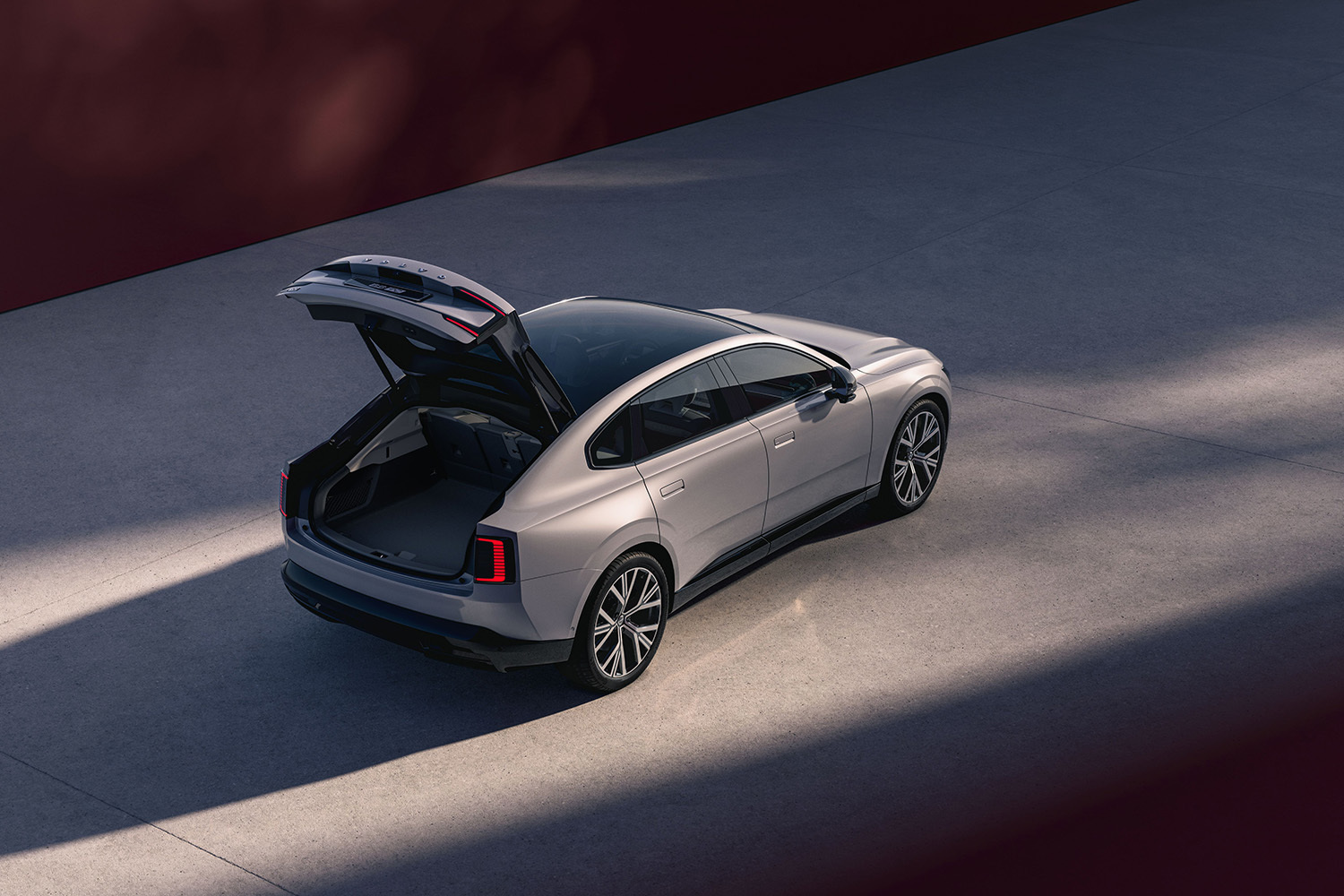 99年安全哲学再进阶 沃尔沃EX90/ES90纯电双旗舰预售价42.99万元起