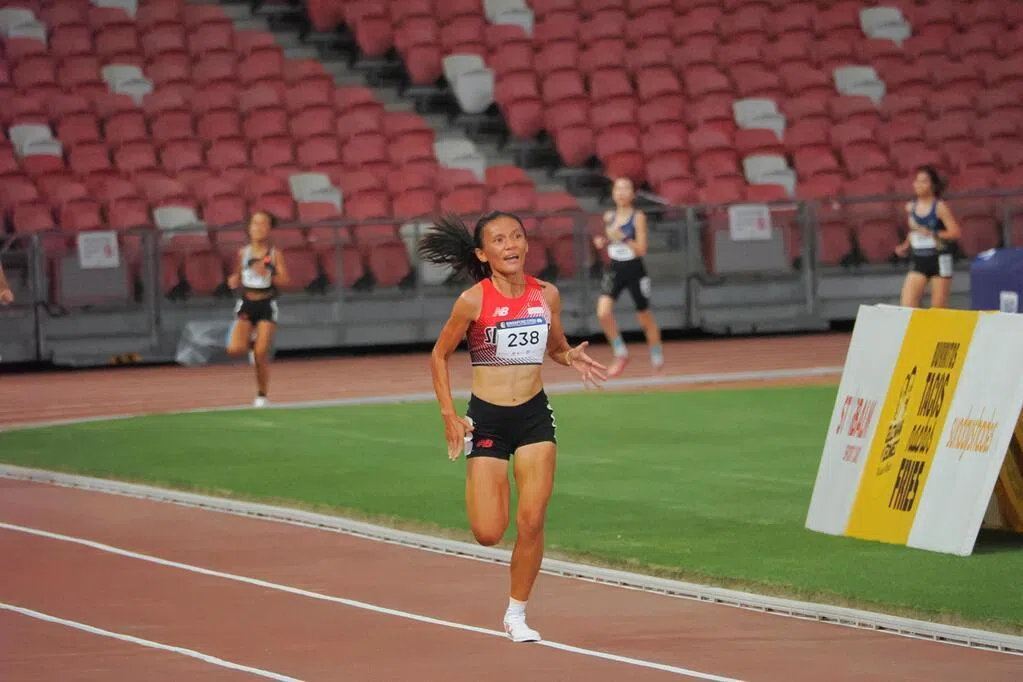 刘穗宣创纪录夺冠 新加坡田径公开赛一万米比赛刷新大会记录