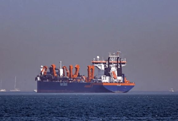 伊朗宣布建立长期管控霍尔木兹海峡的措施