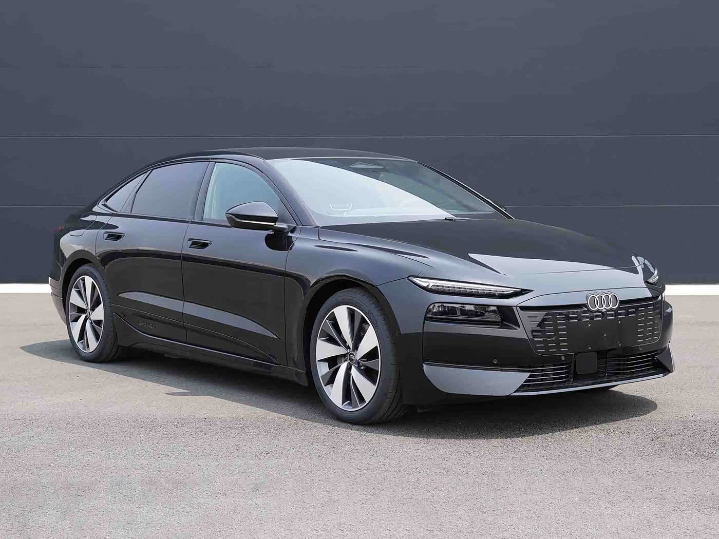 奥迪全面布局电动时代,A6L e-tron与Q6L e-tron系列震撼登场,售价从26.98万元起