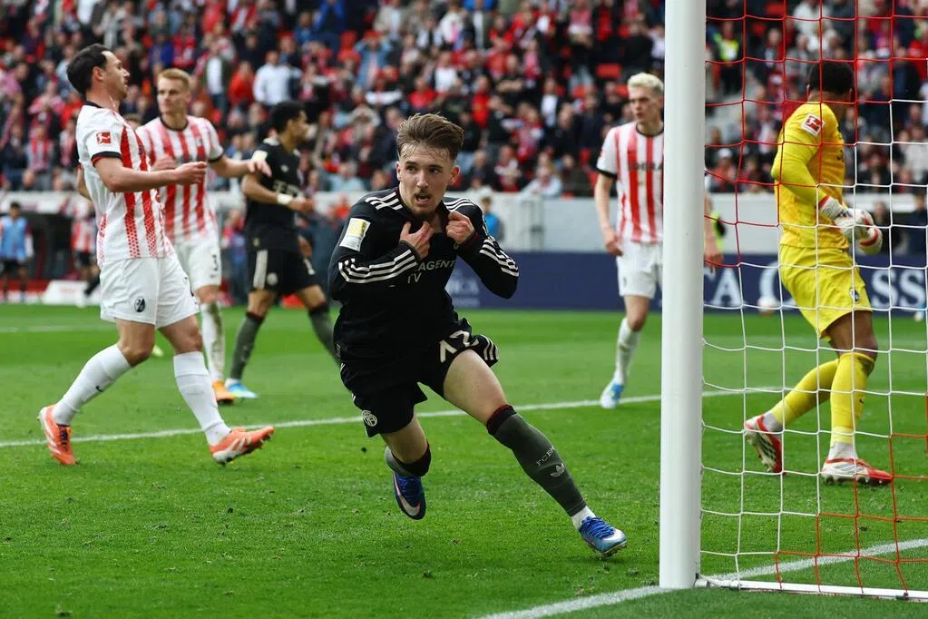 拜仁逆转取胜弗赖堡 德甲客战最后时刻连入三球锁定胜局