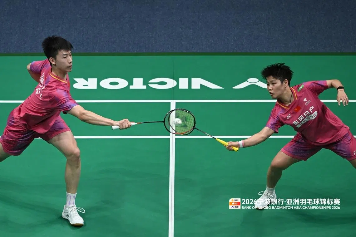 主场作战的赛会头号种子冯彦哲（左）／黄东萍止步四强。（亚洲羽毛球锦标赛提供）