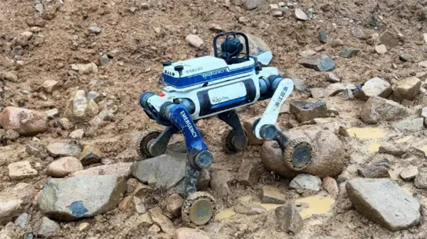 云深处发布全国首个防汛防台具身机器人：支持隐患巡查、险情侦察