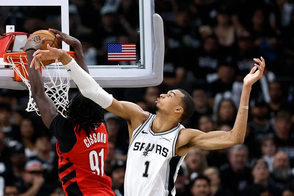 NBA季后赛：马刺力克拓荒者挺进下一轮 76人力挫凯尔特人延续赛季希望