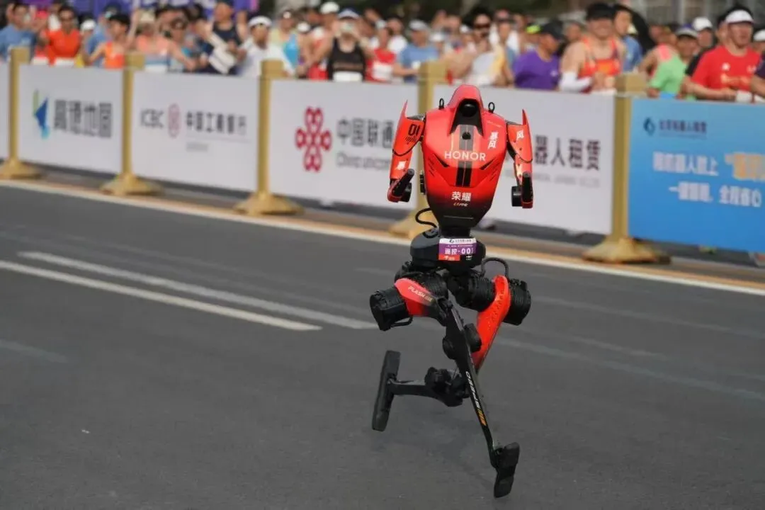 “闪电”机器人