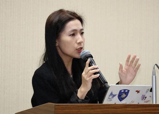 徐巧芯祝福郑丽文大陆之行平安顺遂,警告民进党或将恶意攻击