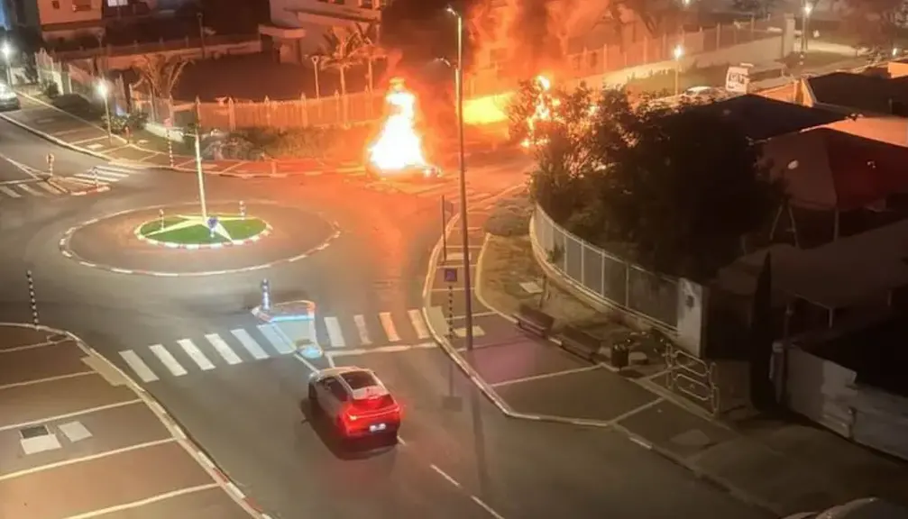 黎以停火协议生效前2小时左右，以色列北部发生一起来自黎巴嫩的火箭弹袭击事件，造成一人重伤。