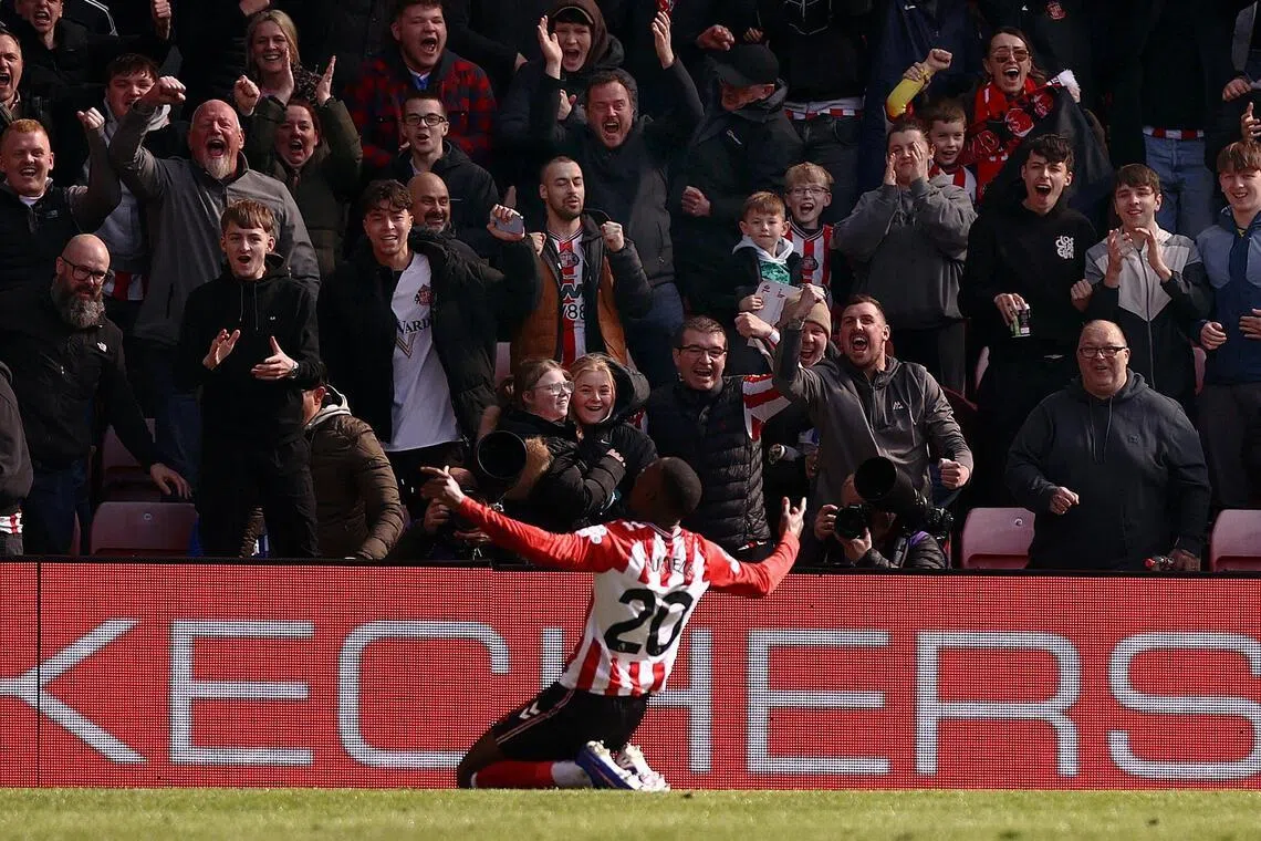 穆基耶莱攻入全场唯一进球，助桑德兰取得胜利。（路透社）