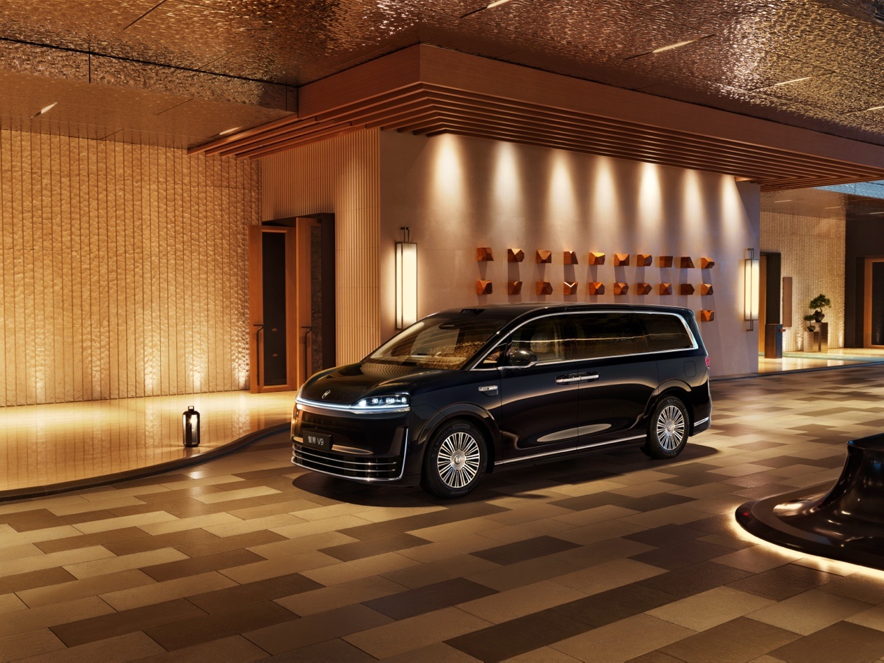 全新智界V9发布全方位安全气囊系统，终结舒适与安全不可兼得的困境