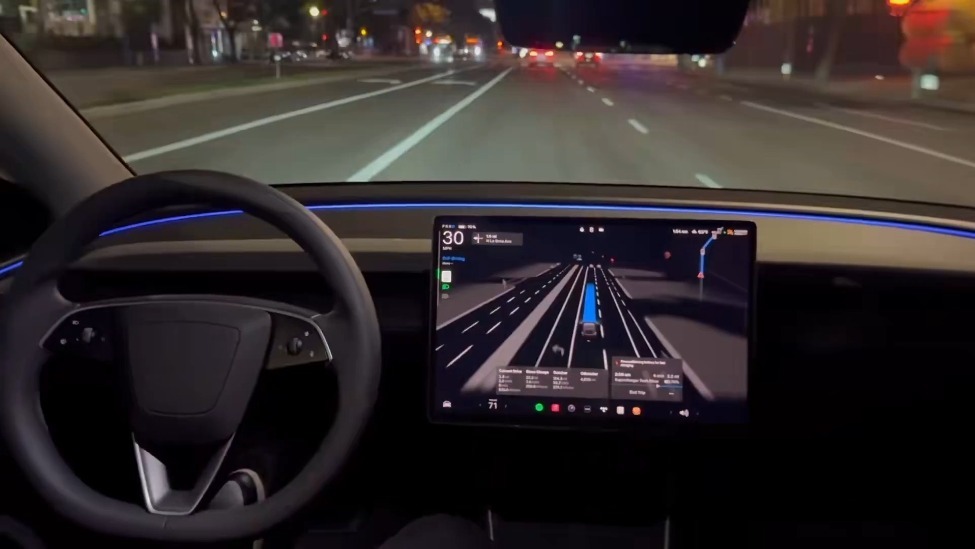 马斯克宣布FSD 14.3版本周内启动公众测试