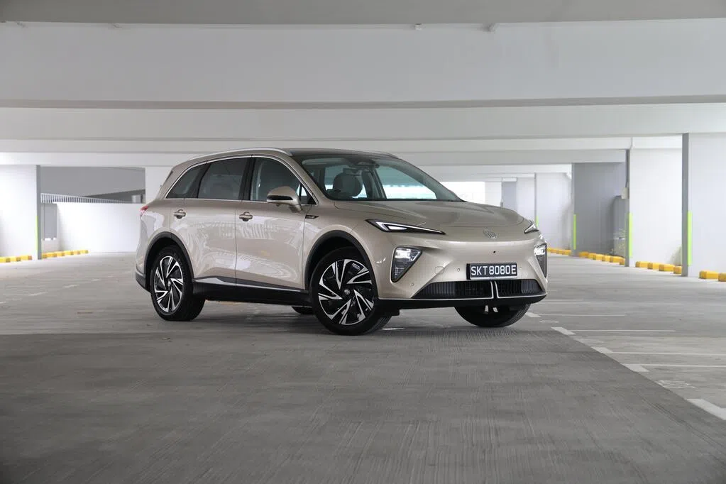 MG HS6电动SUV 动能强劲 座舱稳固舒适