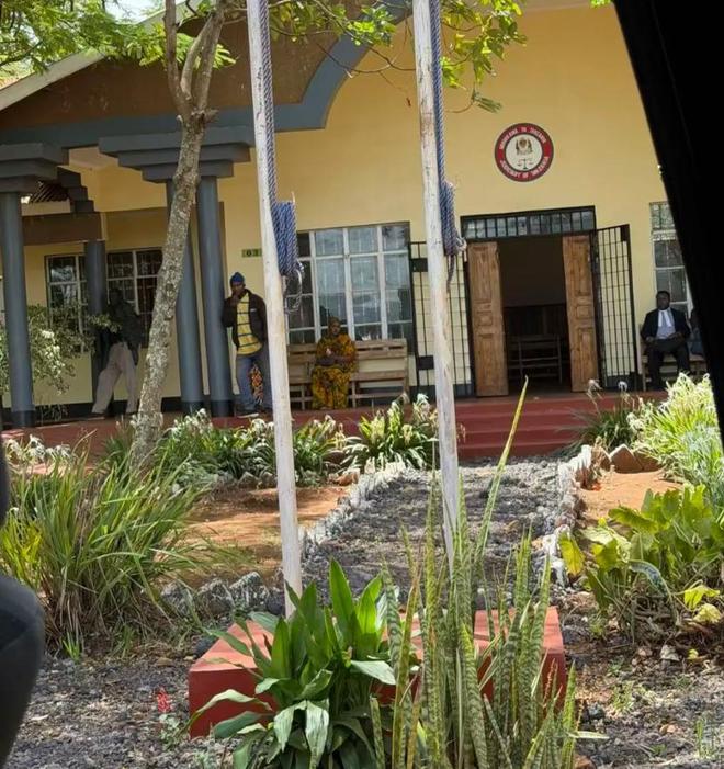 在非绑架殴打同胞的网红“非洲洋洋”获刑4年，受害人：等他服刑结束回国，还会起诉索赔