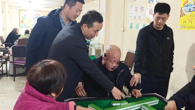 南京1994年抢劫杀人案告破!嫌疑人合谋抢劫并杀害出租车司机,32年后在棋牌室落网