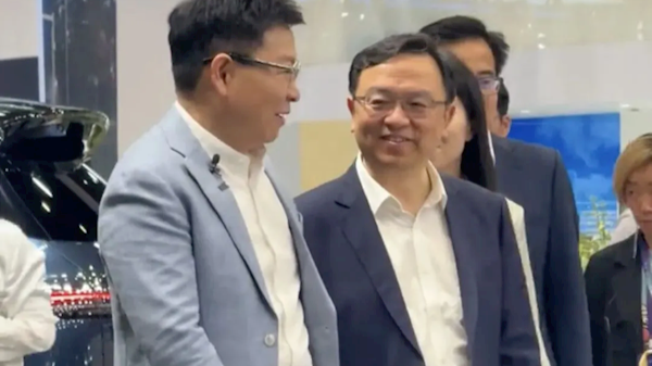 王传福参观问界展台 余承东详解新一代M9：曾豪言超越同行