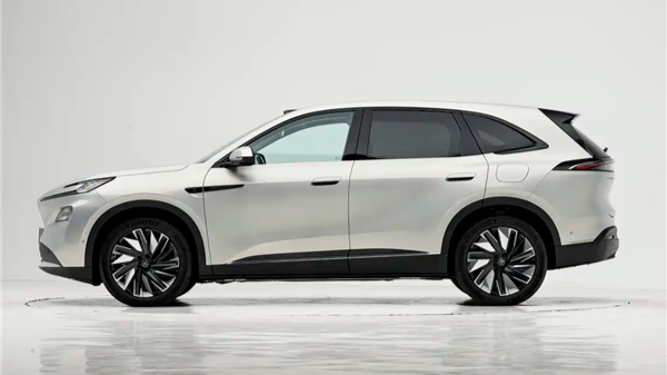 别克至境E7震撼登场，全系搭载真龙插电混动Pro系统，售价15.49万元起