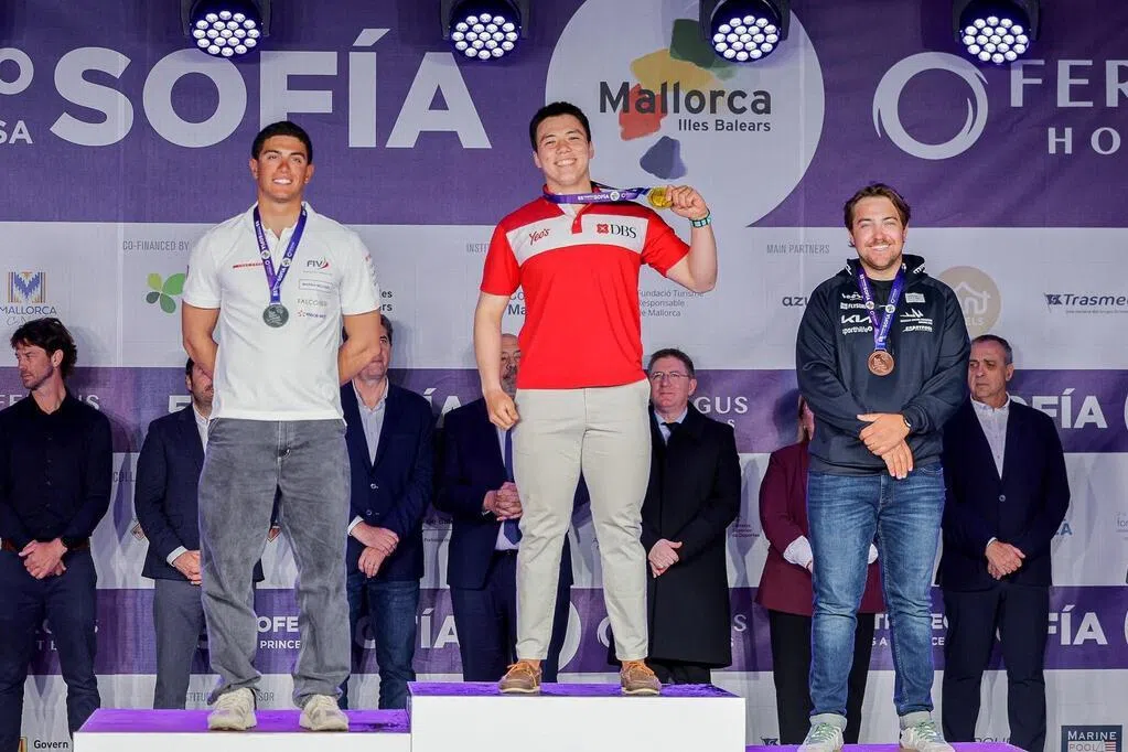 墨士廉在西班牙勇夺赛季首冠，水翼风筝板项目中国选手闪耀世界舞台