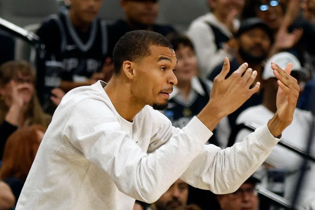 文班亚马展现惊人计算能力 成为MVP热门人选争议焦点